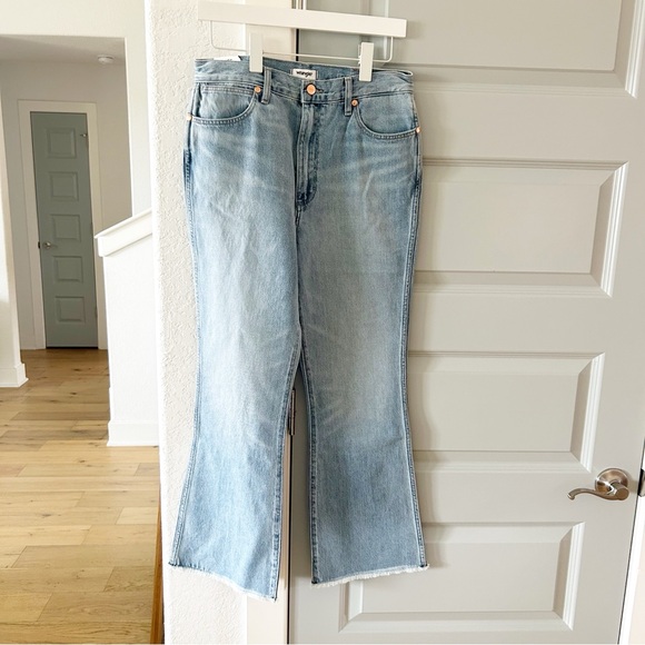 NWT Wrangler Wrock 672 High Rise Kick Flare Jeans - Picture 2 of 5